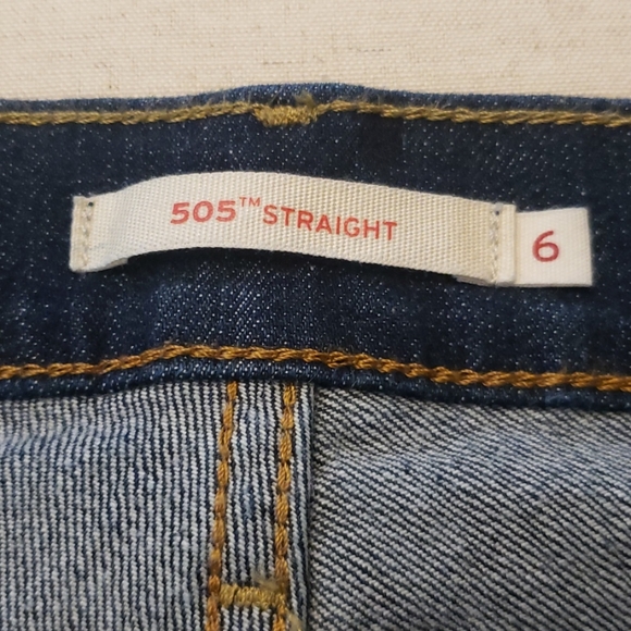 LEVI Jeans - Picture 5 of 5